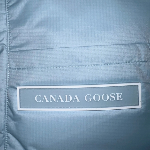 Canada Goose Sleeveless jacket - Picture 6 of 7